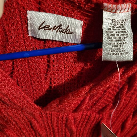 NWT RED CABLE KNIT SWEATER OVERSIZED PONCHO HOODIE SZ OS - Picture 3 of 6